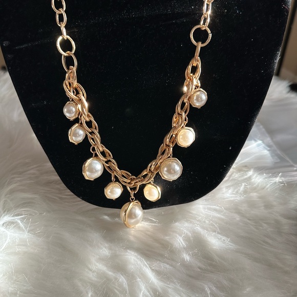 paparazzi Jewelry - Elegant Gold Pearl Necklace